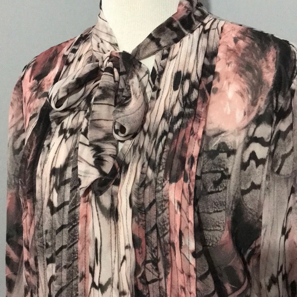 Jennifer Lopez Print Blouse sz Large - Picture 2 of 6